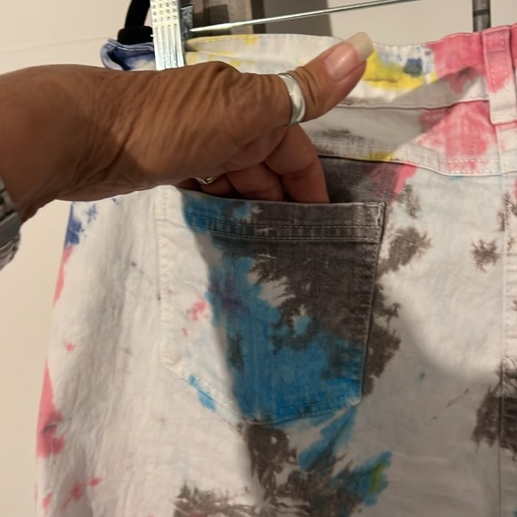 Taxi Tie Dye Shorts - Picture 6 of 6